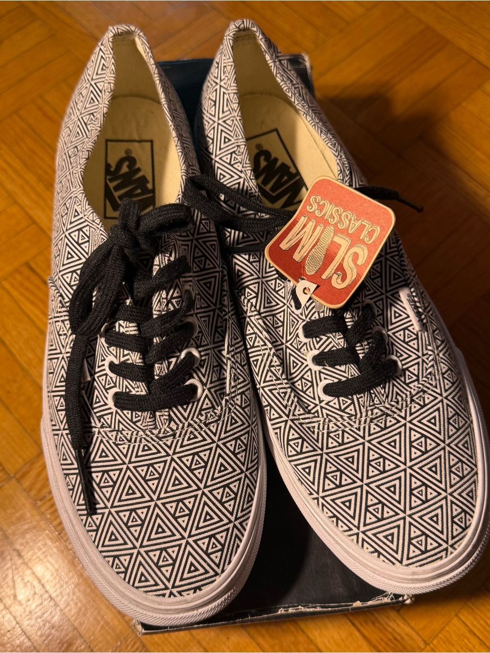 Vans Authentic Slim Black & Red Box Top